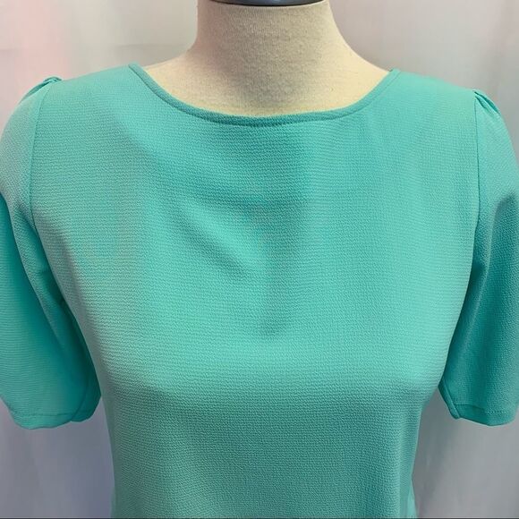 Bebe mint green short sleeve blouse size medium - Picture 4 of 11